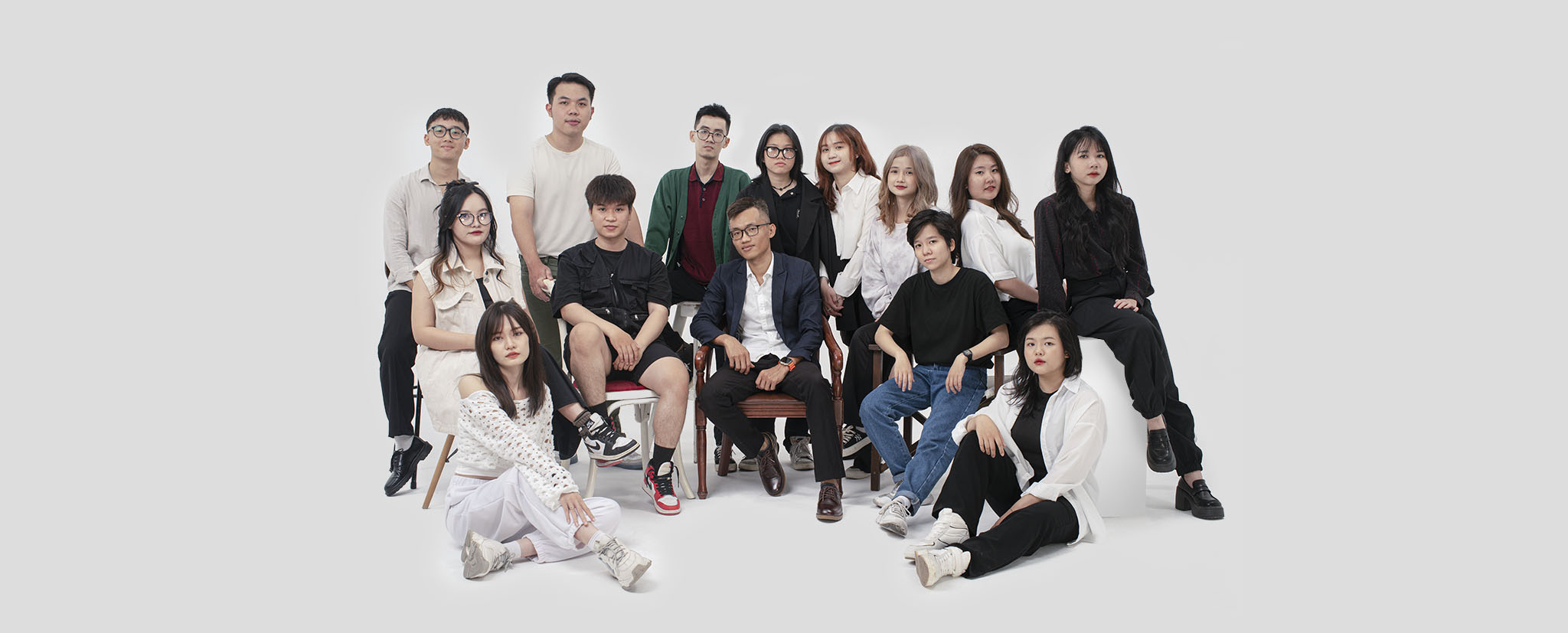 Chuyên viên Horus Branding thực hiện dự án thiết kế bộ nhận diện thương hiệu