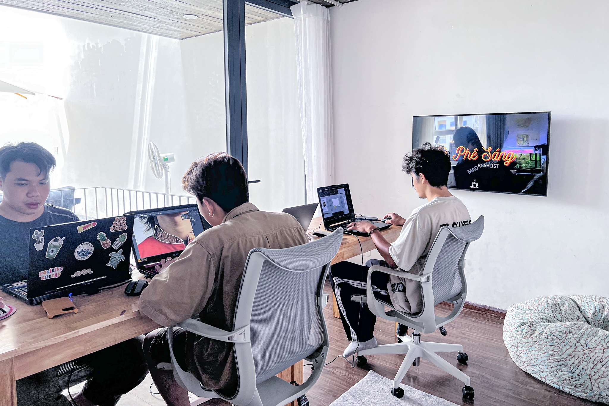 Chi Phí Xây Dựng Nhận Diện Thương Hiệu: Bảng Giá & Những Điều Cần Biết - Horus Agency